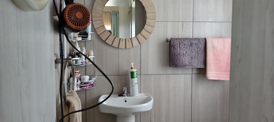 4 Bedroom Property for Sale in Van Riebeeck Hoogte Eastern Cape